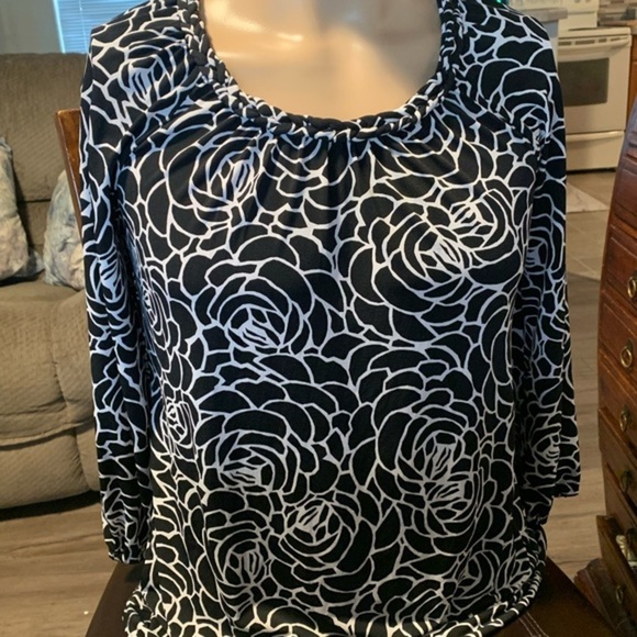 Style & Co. - Picture 1 of 5